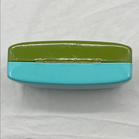 Kate Spade New York Sunglass Case. 6”L x 2.5”W x 2”H. - Picture 3 of 8